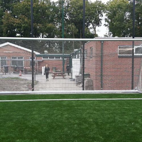 Vandalisme-arm doelnet, P-model 5 Antivandaal voetbaldoel-netten P-model. Wit PE.